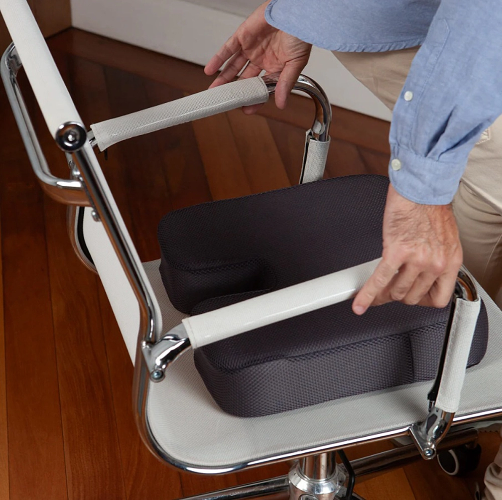 Almofada Assento Especial Coccix Preta Com Base Antiderrapante 40
