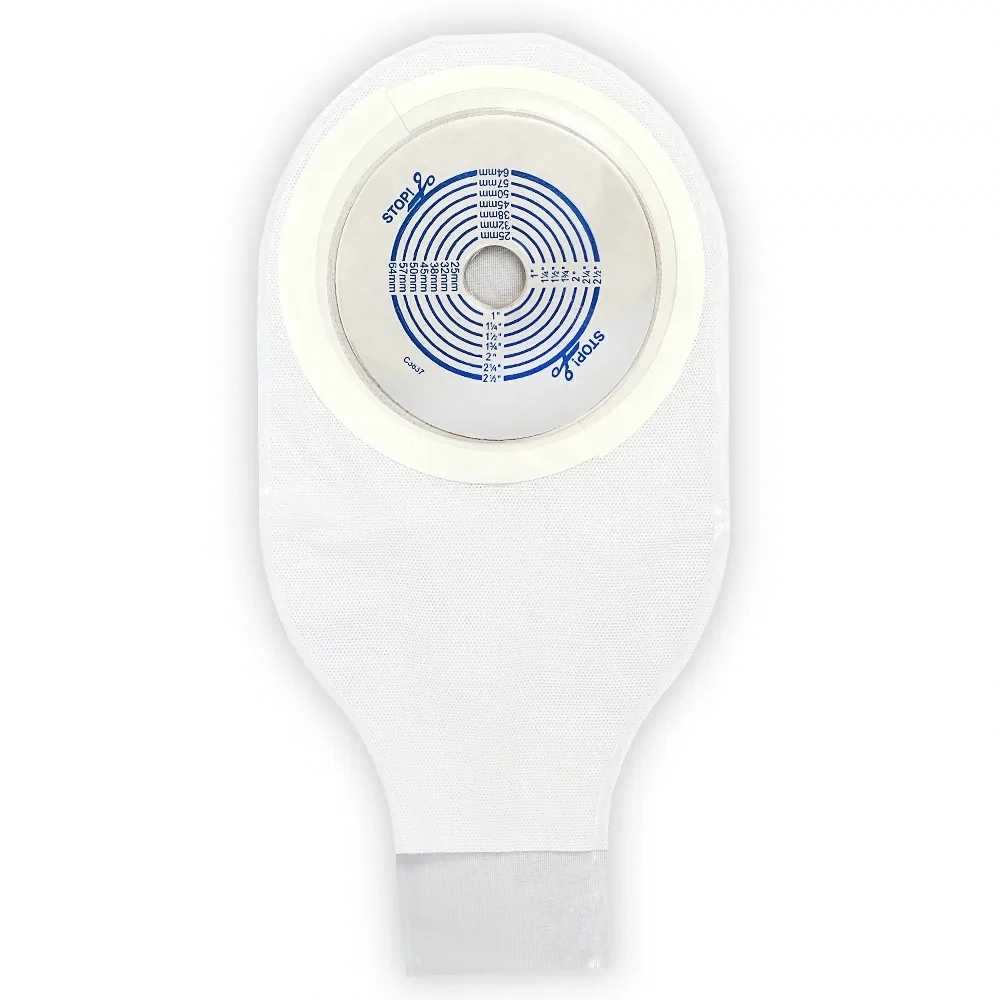 Bolsa de Colostomia e Ileostomia Drenável Recortável Convatec, disponível nas versões opaca ou transparente, desenvolvida para maior segurança, conforto e praticidade no cuidado com o estoma.