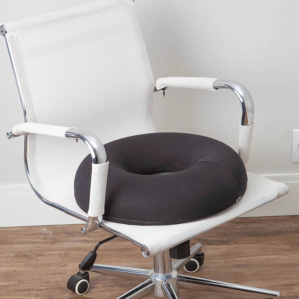 Assento Almofada Soft Preto Para Alivio De Pressao em Areas Sensiveis Tamanho Extra Grande 48 x 16 x 8 Cm Perfetto 202167