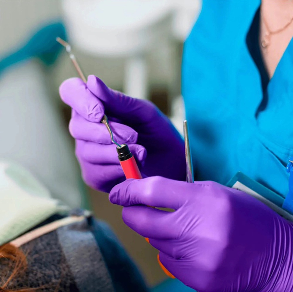 Luva Descartável Coloridas Resistente Para Procedimentos Látex Premium Com Pó Caixa Com 100 Unidades Unigloves